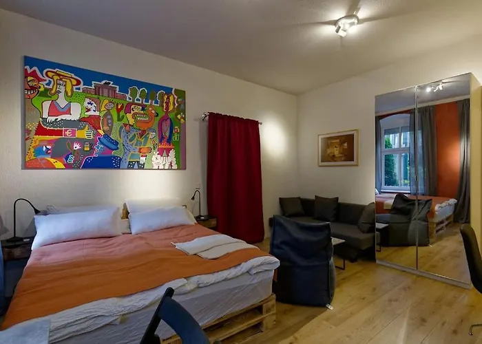 3 Neben Warschauer Platz Und Spree